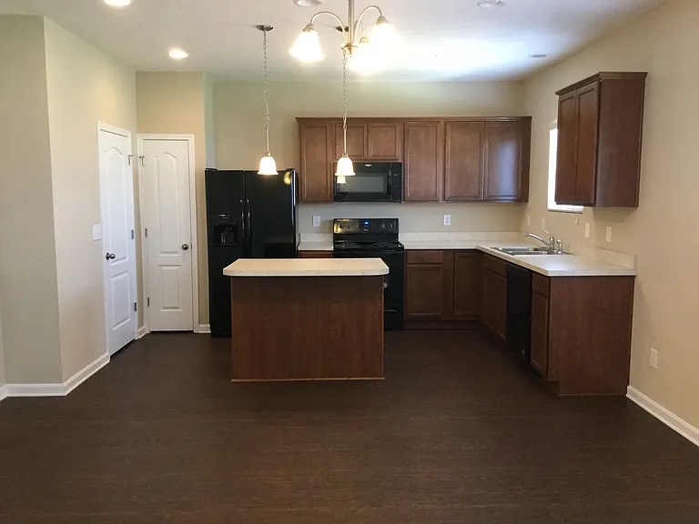 11727 Trottingham Cir — Photo 2