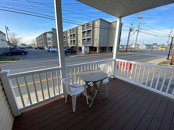2nd image of 33 Ashworth Ave #1