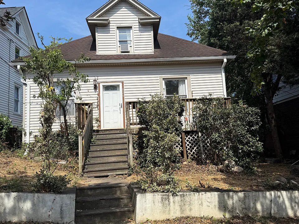 826 Highland Ave SE
