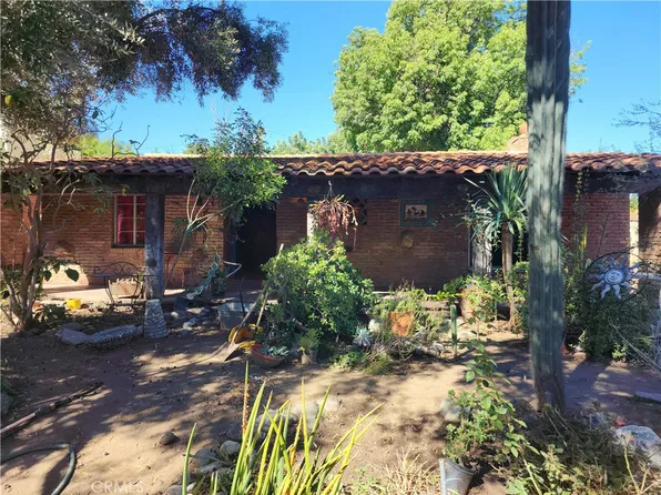 3221 Redwood Dr, Riverside, CA 92501