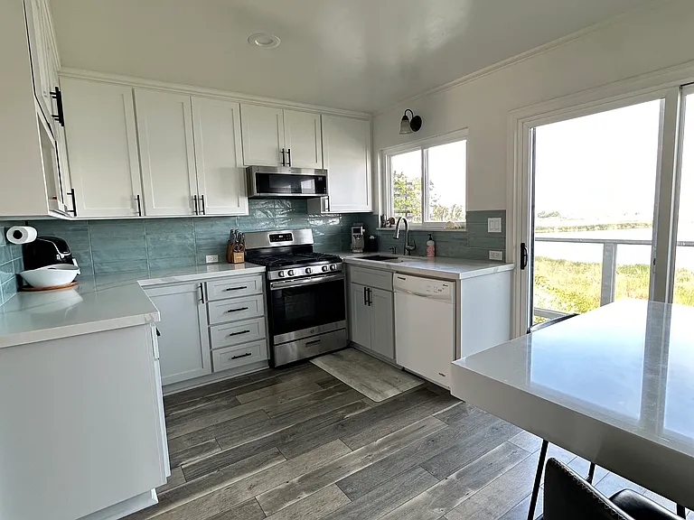 2525 Jefferson St #M — Photo 8