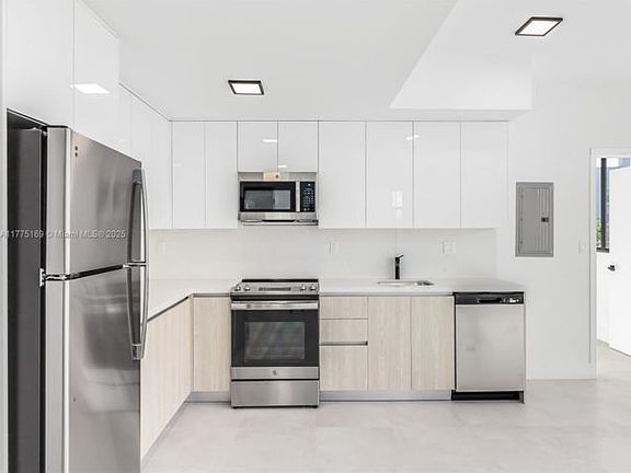 3rd image of 1547 NW 2nd St #203