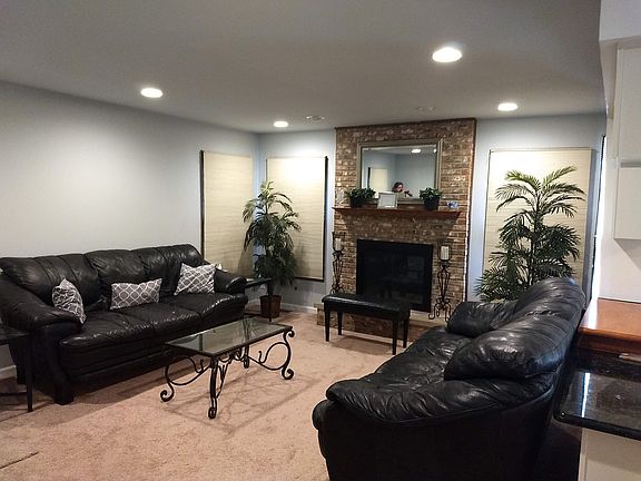 4th image of 330 Indianwood Ln