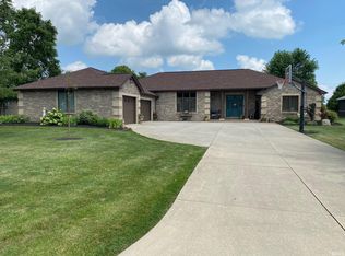 892 Echo Ln, Kokomo, IN 46902