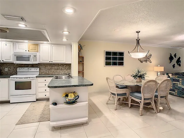 18304 Gulf Blvd #116 — Photo 9
