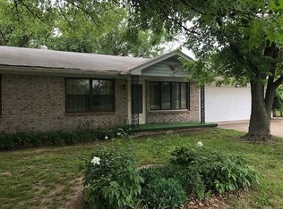 909 S 8th St, Blackwell, OK 74631