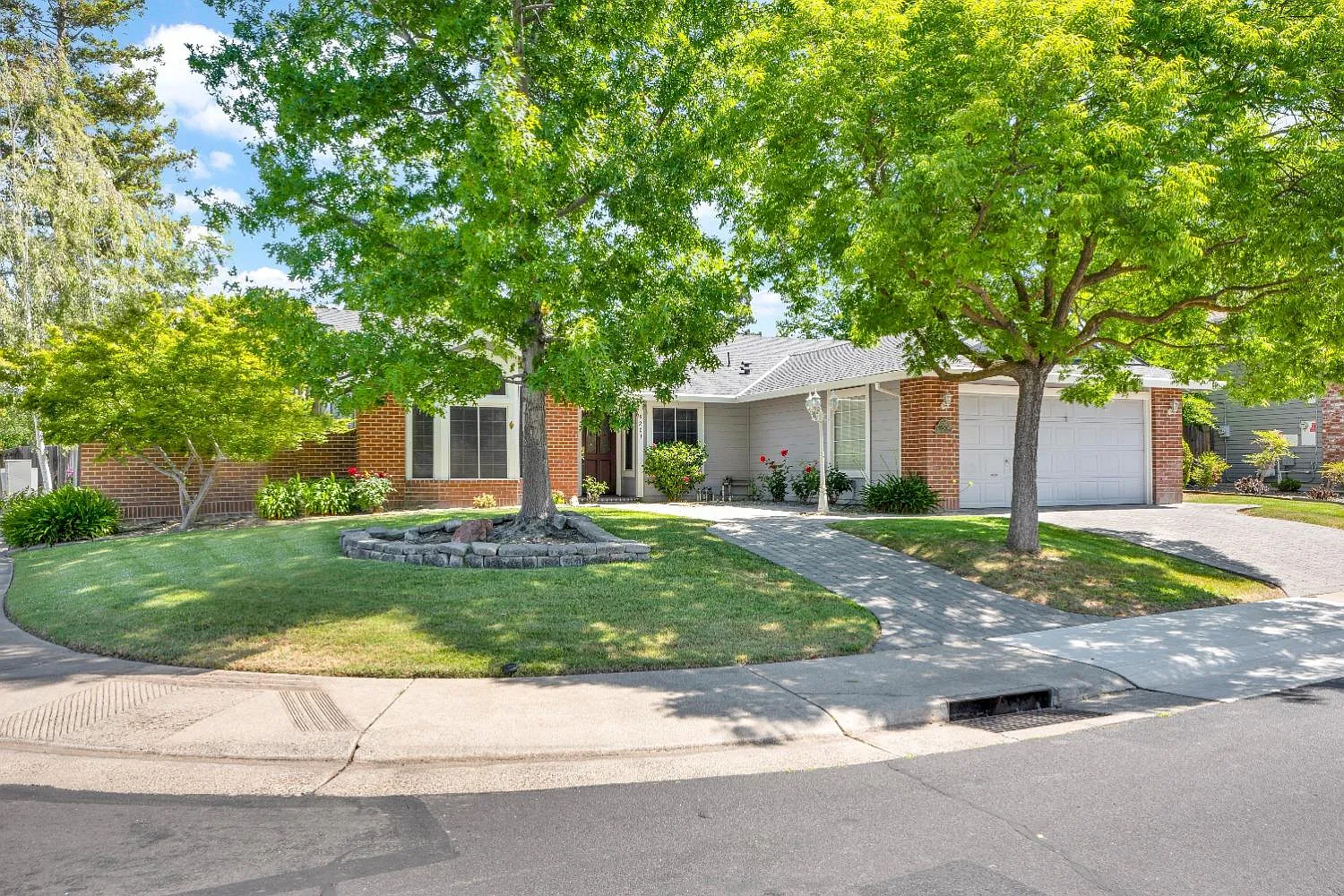 9201 Pelham Way photo 1