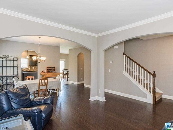 2nd image of 355 Glen Cross Way