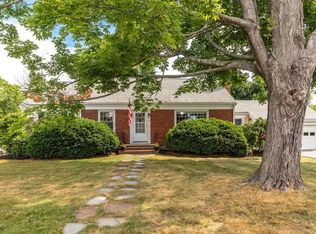 33 Crescent Rd, South Hamilton, MA 01982