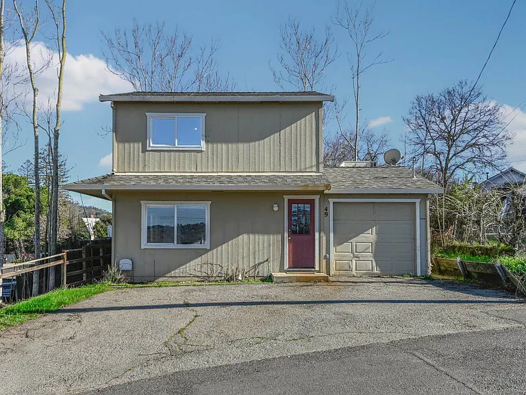49 Gatewood Ave — Photo 2