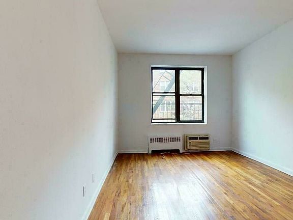 2nd image of 318 E 89th St APT 3G