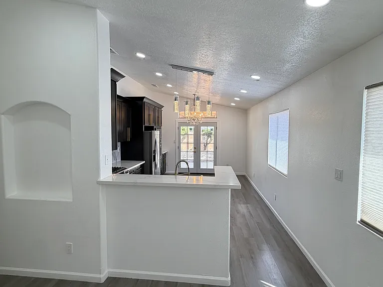 10652 Neptune St NW — Photo 8