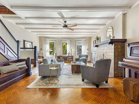 4th image of 361 Parkside Ave