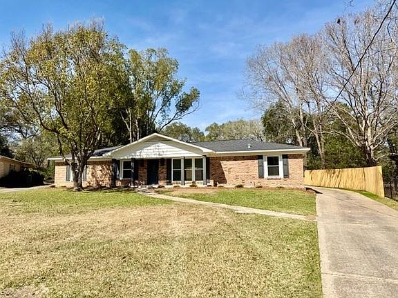 3rd image of 16 Cherry Dr