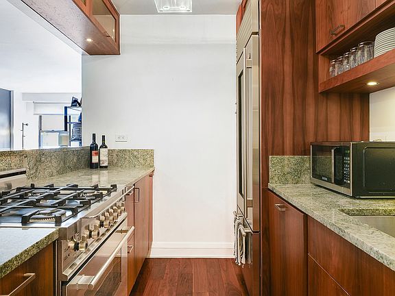 5th image of 220 E 54th St APT 11H