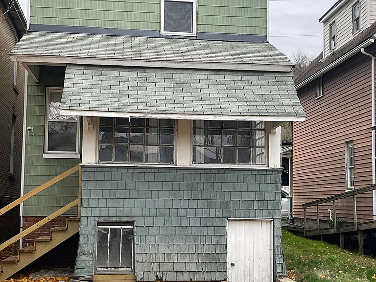 267 Oak Ave — Photo 2