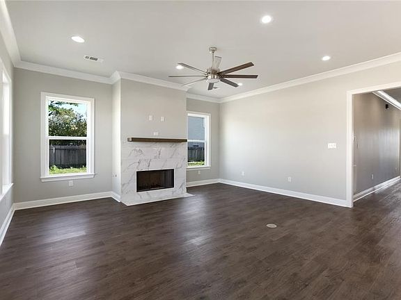5th image of 3913 Delhi St