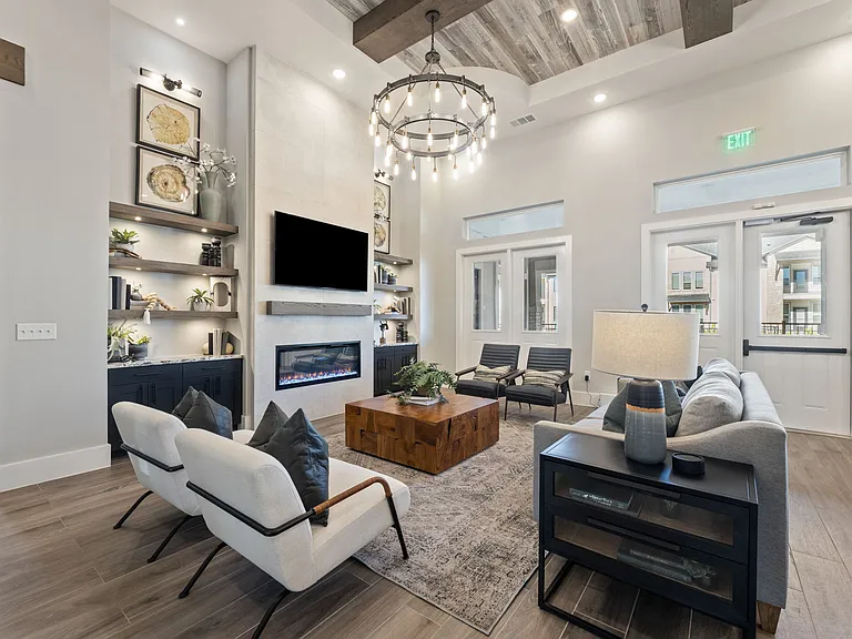 The Royalton at Chapel Creek — Photo 18