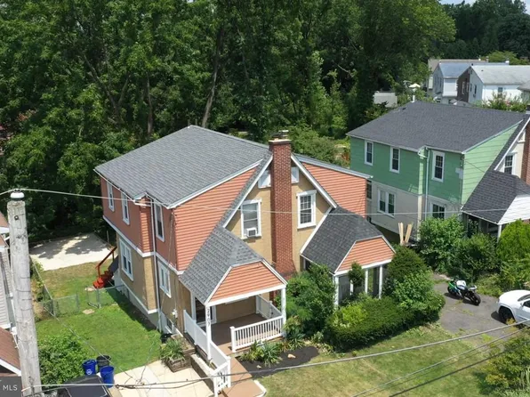 2907 Burden Rd, Brookhaven, PA 19015