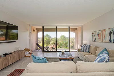 2 bed, 1300 sqft, $5,000 — Photo 3