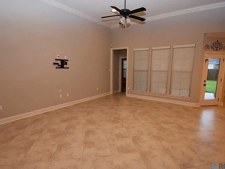 14142 Watercrest Ln — Photo 6