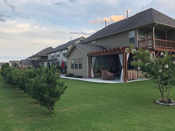 3rd image of 701 Avalon Dr