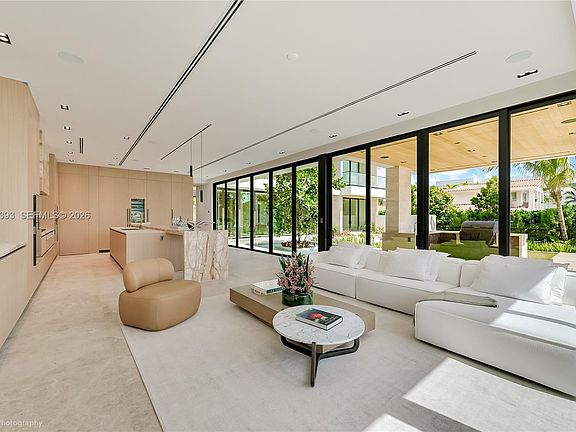 4th image of 770 Lake Rd