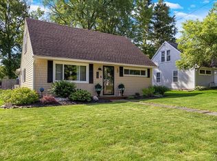 122 N Roosevelt Ave, Liverpool, NY 13088