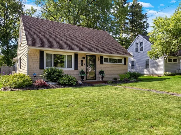 122 N Roosevelt Ave, Liverpool, NY 13088