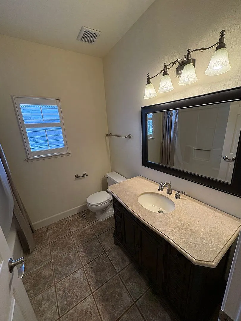Spacious home with 3 Car Garage & Pool coming soon! — Photo 3