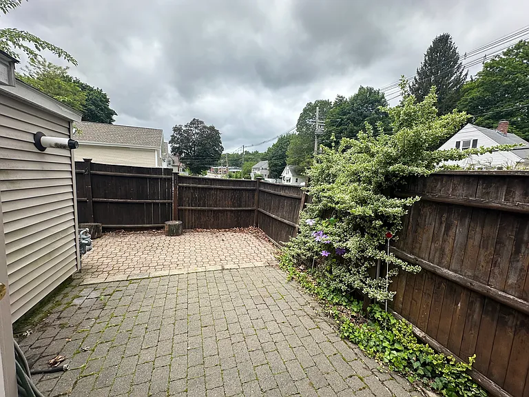 358 Union St — Photo 32