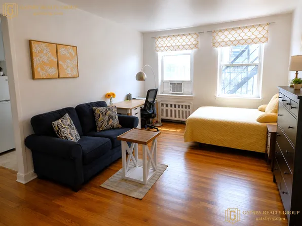 1709 Cambridge St, Cambridge, MA 02138