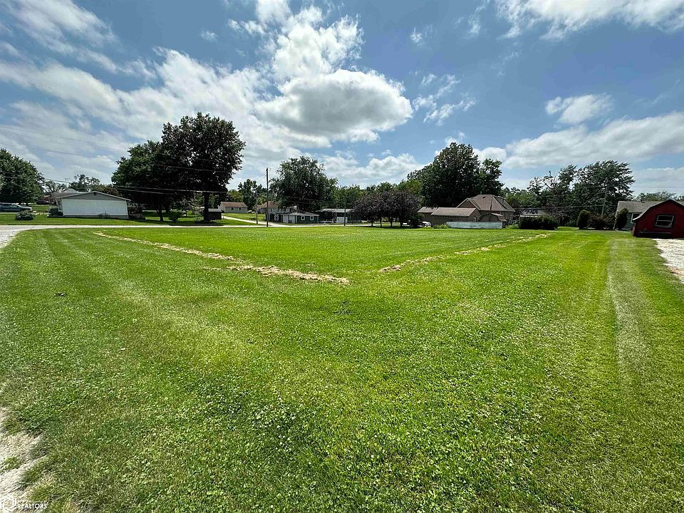 1st image of 809 C Ave E