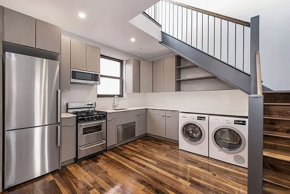 Rented by Bold New York | media 9