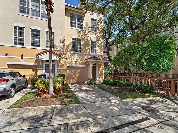 3rd image of 3186 Bayshore Oaks Dr