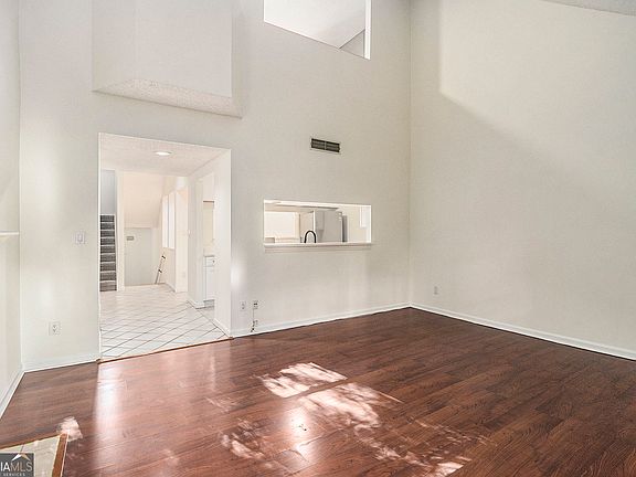 5th image of 106 Ivy Green Ln