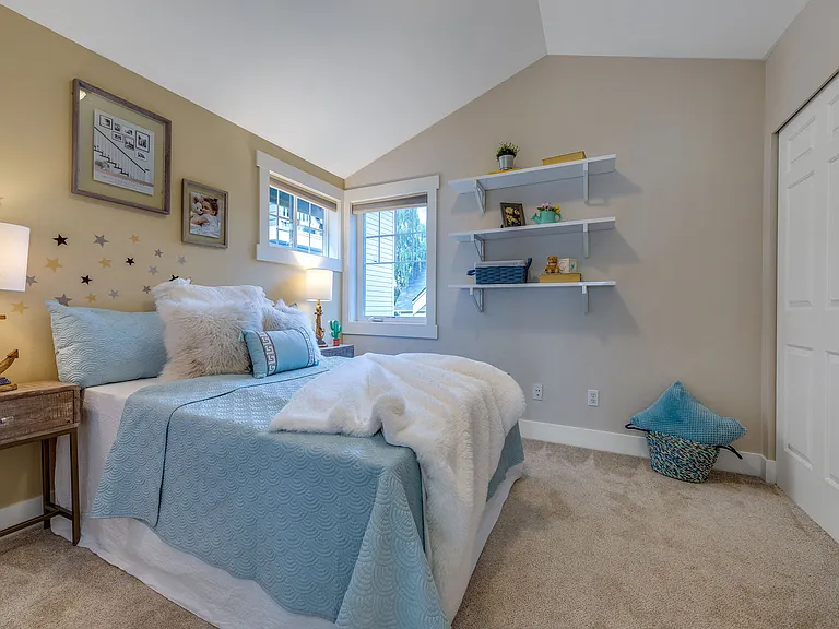 1022B Taylor Ave N — Photo 15