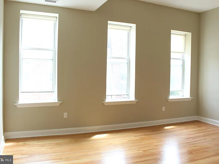 406 S 9th St #3F — Photo 8