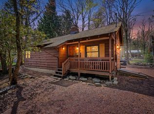 9 Crest Dr, Lake Harmony, PA 18624