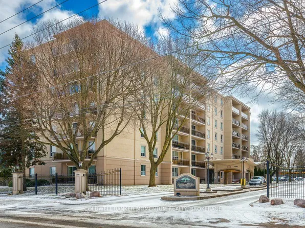 6390 Huggins St #201, Niagara Falls, ON L2J 1H1