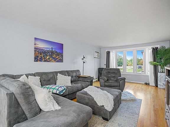 3rd image of 417 Cornell Ave