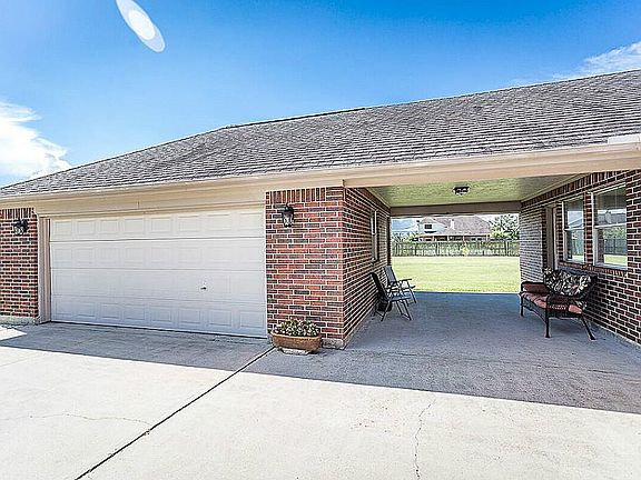 3rd image of 6210 Wildlife Way