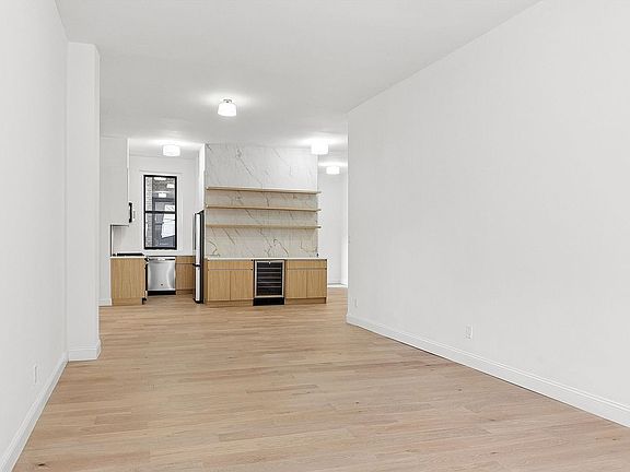 4th image of 371 Fort Washington Ave APT 1I