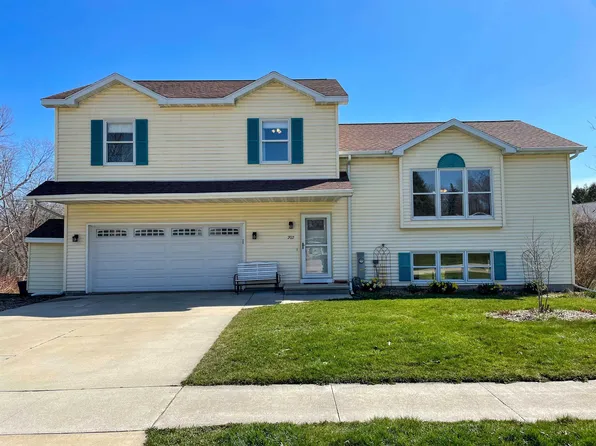 202 Hill Rd, Rosendale, WI 54974