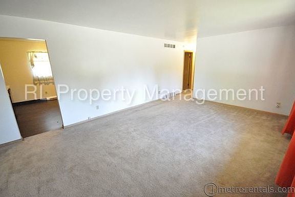 3rd image of 4160 Astor Ave