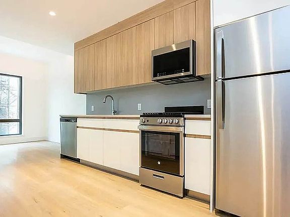 4th image of 378 Weirfield St Unit Penthouse 2