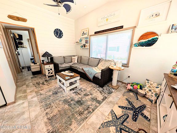 3rd image of 21 E Penguin Way