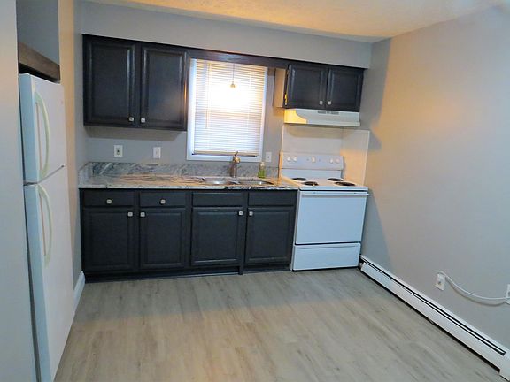 2nd image of 98 Romaine Ave #1
