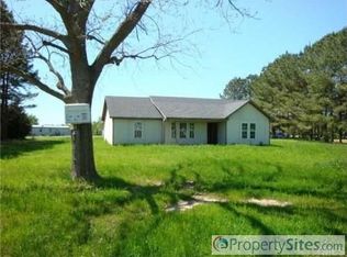 907 Bluegrass Rd, Selma, NC 27576