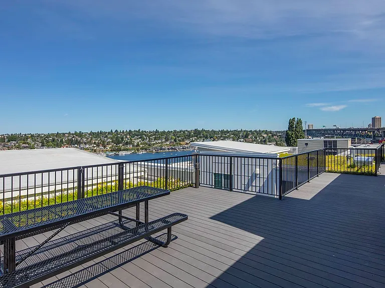 Eastlake Flats — Photo 13